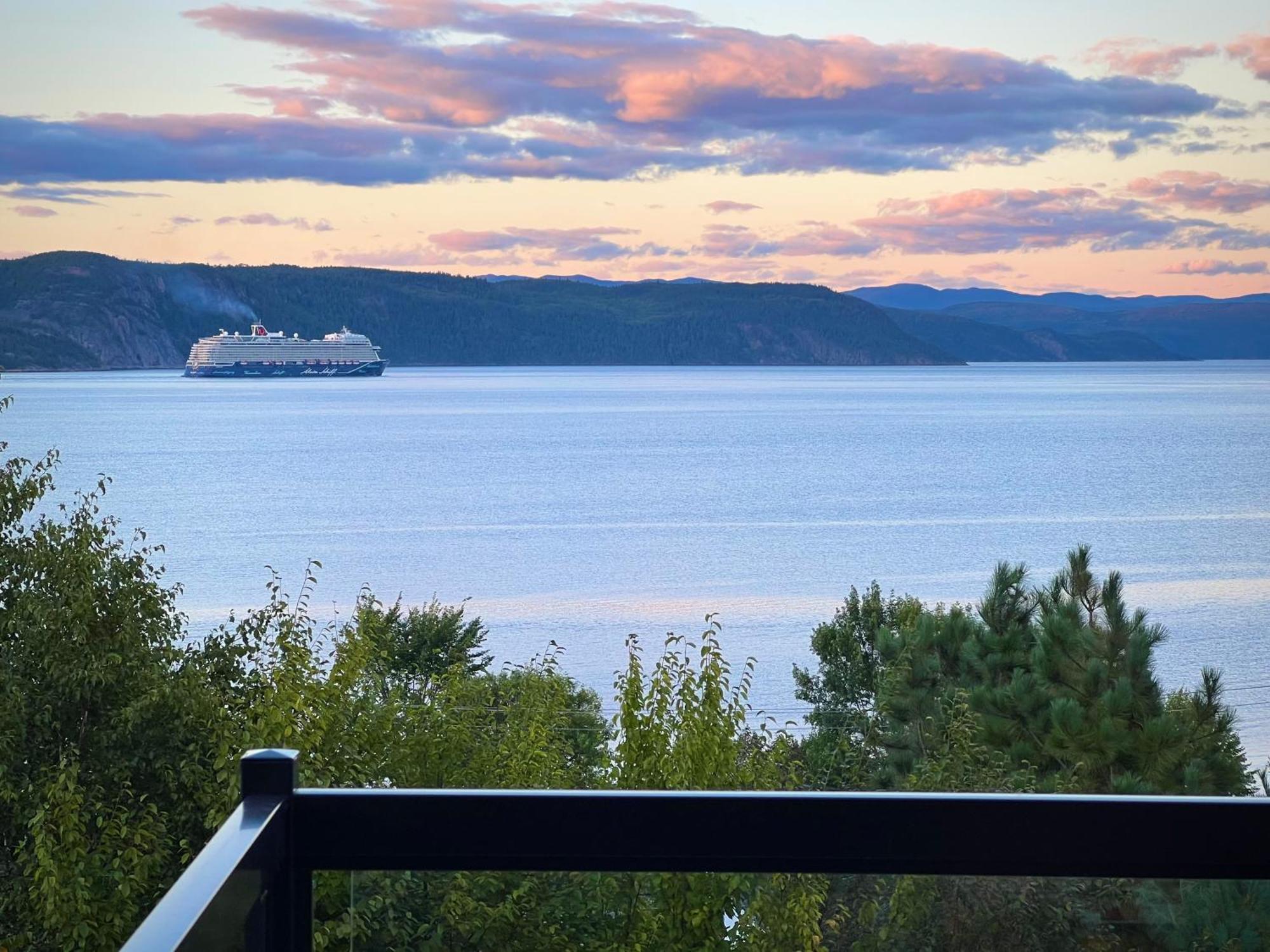 Magical Loft : Breathtaking View & Cozy Fireplace Saguenay Exterior foto